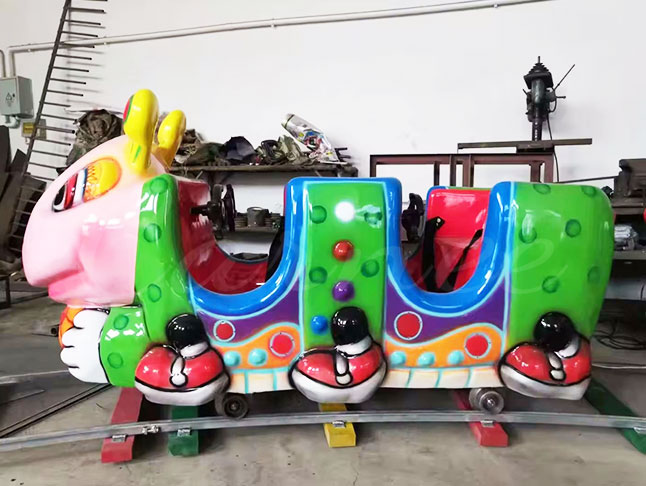 Ant-Themed Electric Track Train Cabin for Kids – Fun Mini Train Ride with Colorful Design for Amusement Parks and Festivals